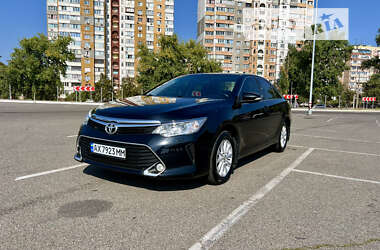 Седан Toyota Camry 2017 в Києві