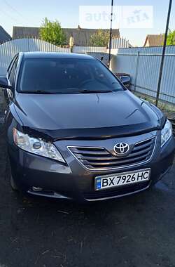 Седан Toyota Camry 2008 в Звягелі