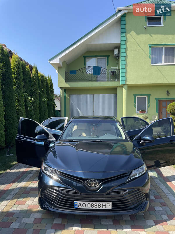 Toyota Camry 2018