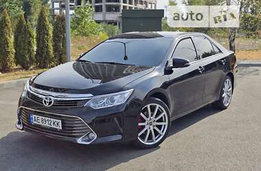 Седан Toyota Camry 2015 в Дніпрі