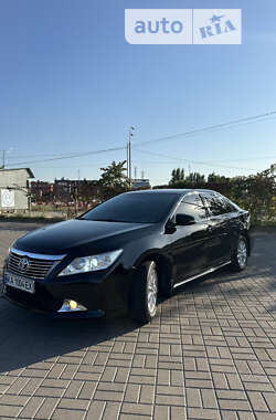 Седан Toyota Camry 2014 в Києві