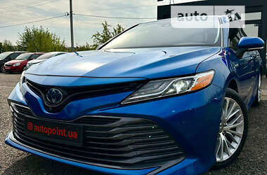 Седан Toyota Camry 2019 в Белогородке