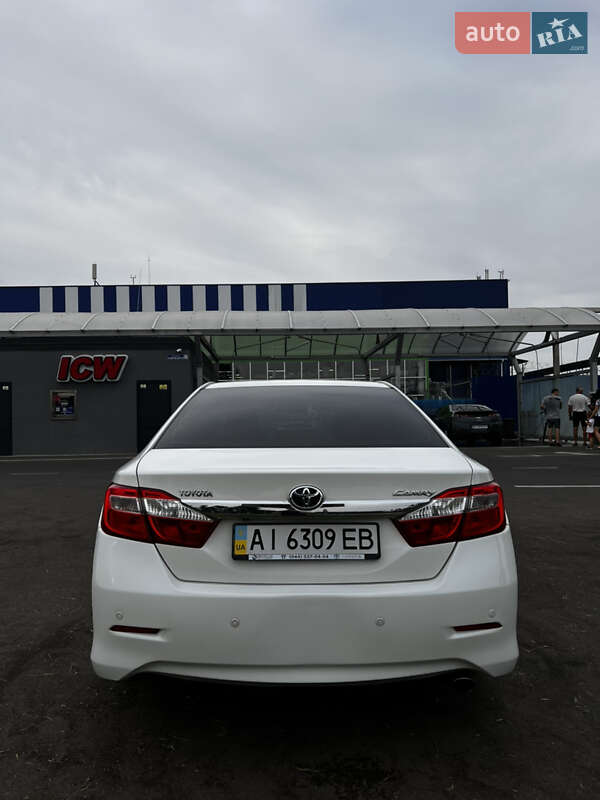Седан Toyota Camry 2012 в Києві
