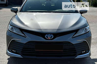 Седан Toyota Camry 2024 в Львове