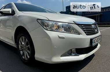 Седан Toyota Camry 2012 в Луцке