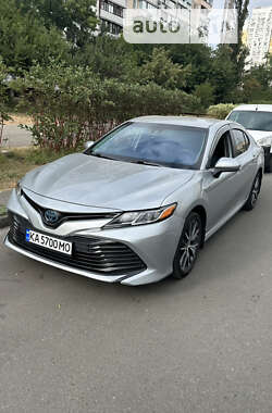 Седан Toyota Camry 2017 в Киеве