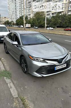 Седан Toyota Camry 2017 в Києві