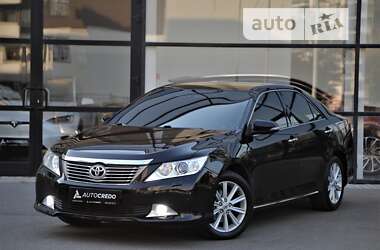 Седан Toyota Camry 2012 в Харкові