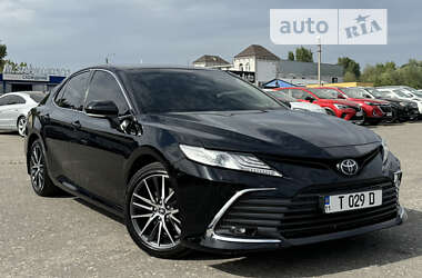 Седан Toyota Camry 2021 в Киеве