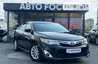 Седан Toyota Camry 2012 в Києві