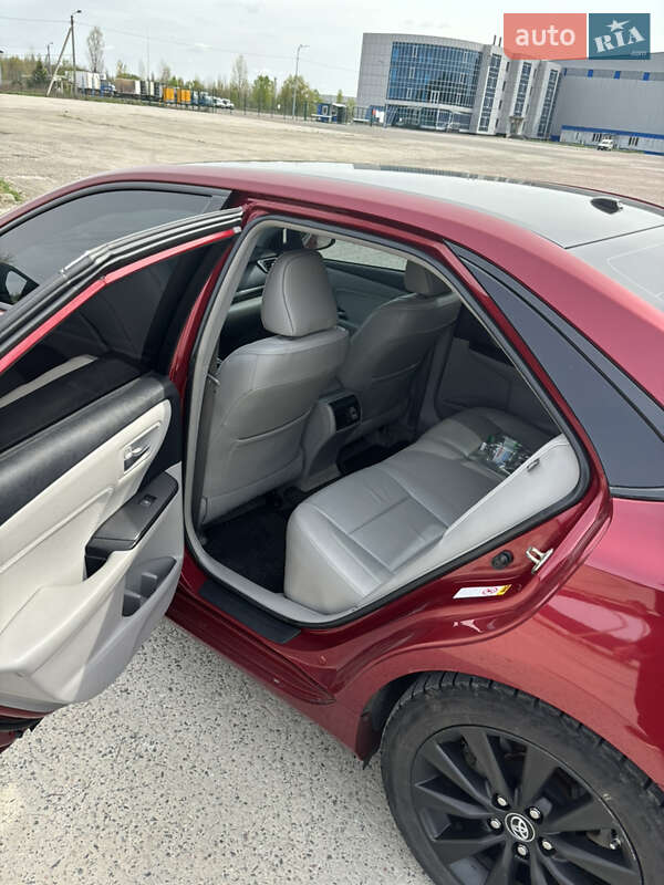 Седан Toyota Camry 2016 в Броварах