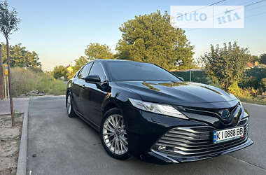 Седан Toyota Camry 2020 в Києві