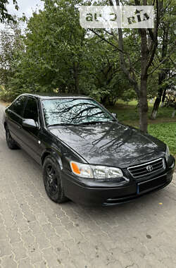 Седан Toyota Camry 2001 в Луцьку