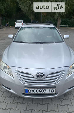 Седан Toyota Camry 2008 в Хмельницком