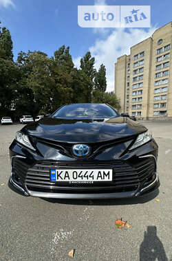 Седан Toyota Camry 2021 в Києві