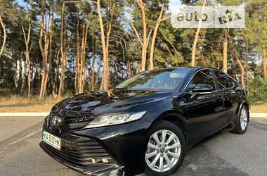 Седан Toyota Camry 2017 в Киеве