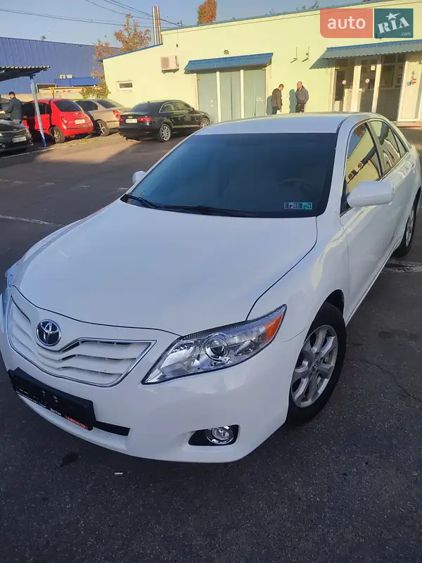Toyota Camry 2011