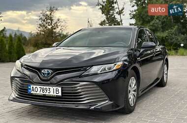 Седан Toyota Camry 2017 в 