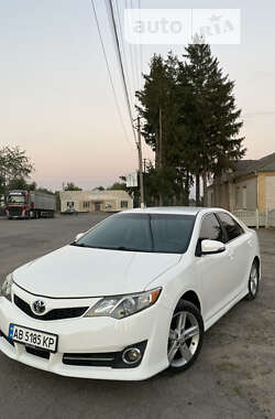 Седан Toyota Camry 2014 в Виннице