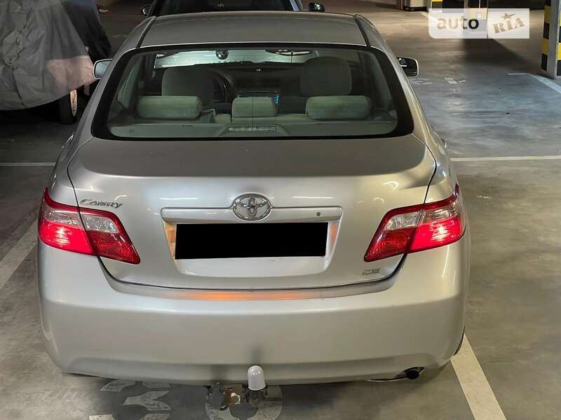 Седан Toyota Camry 2006 в Києві