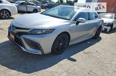 Toyota Camry 2021