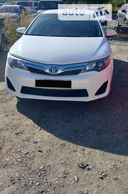 Седан Toyota Camry 2013 в Києві