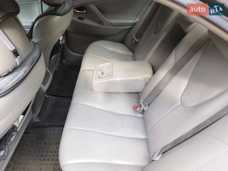 Седан Toyota Camry 2007 в Славянске