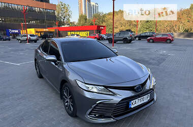 Седан Toyota Camry 2021 в Киеве