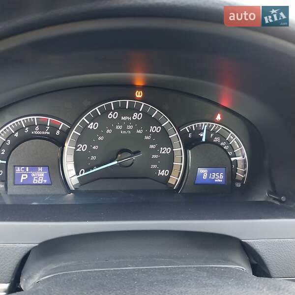 Седан Toyota Camry 2014 в Киеве