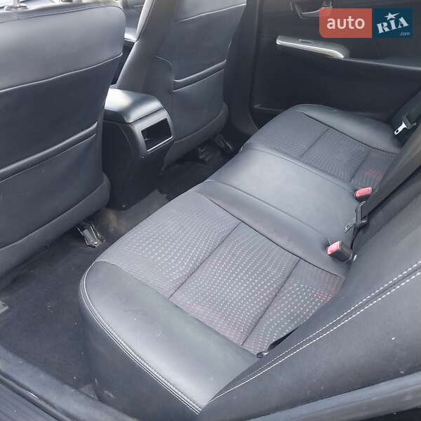Седан Toyota Camry 2014 в Киеве