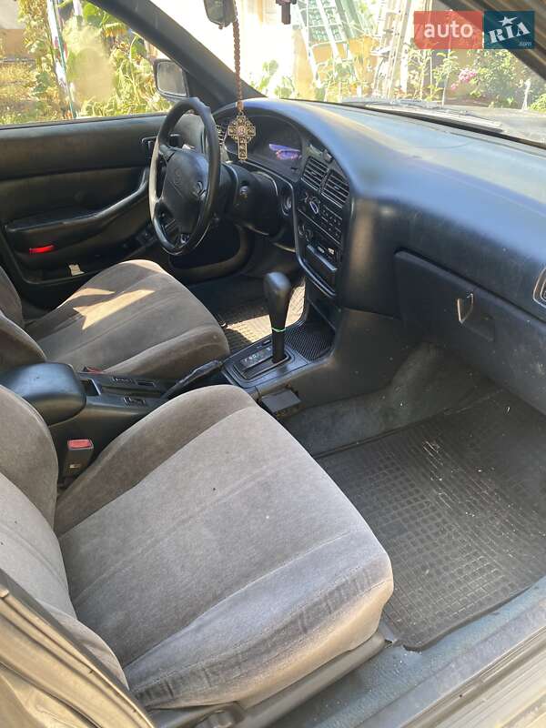 Седан Toyota Camry 1992 в Одессе
