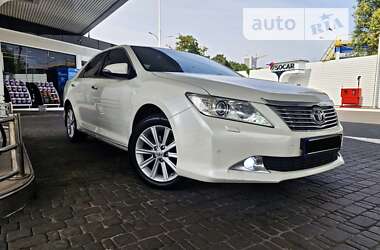 Седан Toyota Camry 2014 в Києві