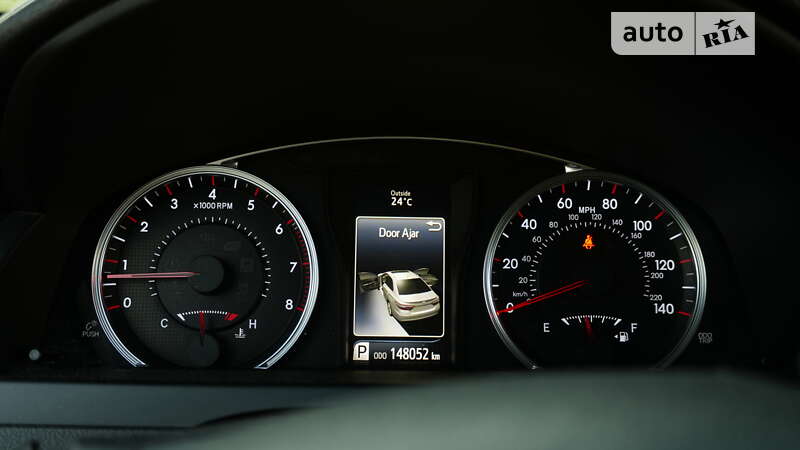 Седан Toyota Camry 2016 в Киеве