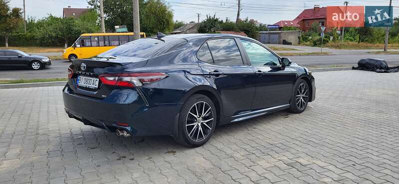 Седан Toyota Camry 2021 в Полтаві
