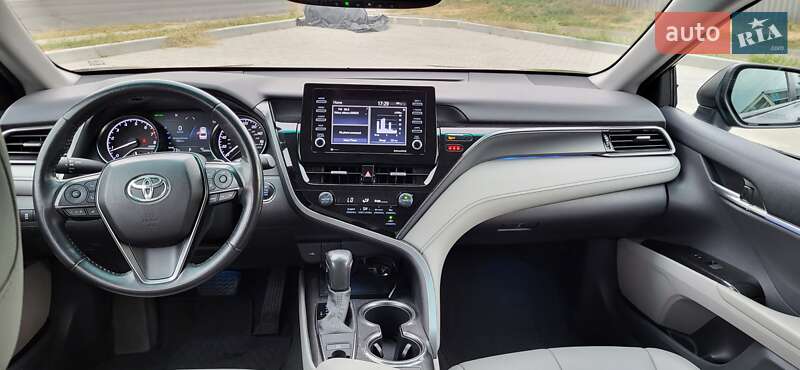 Седан Toyota Camry 2021 в Полтаві