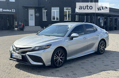 Седан Toyota Camry 2021 в Киеве