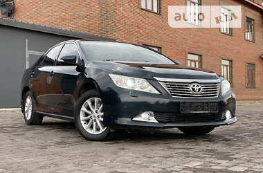 Седан Toyota Camry 2011 в Хмельницком