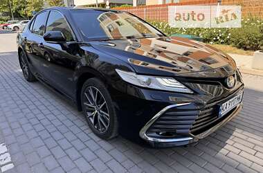 Седан Toyota Camry 2022 в Киеве