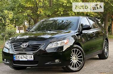 Седан Toyota Camry 2008 в Хмельницком