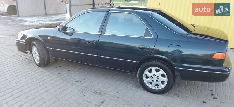 Седан Toyota Camry 1999 в Александрие