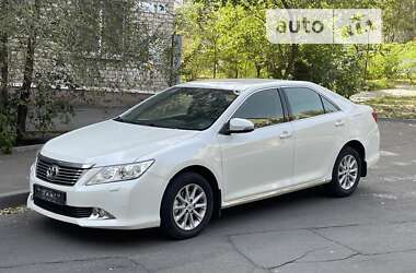 Седан Toyota Camry 2012 в Днепре