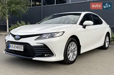 Toyota Camry 2021