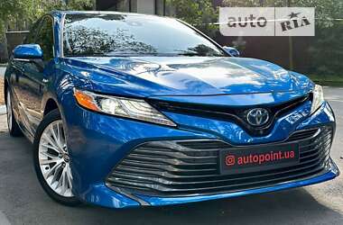 Седан Toyota Camry 2019 в Белогородке