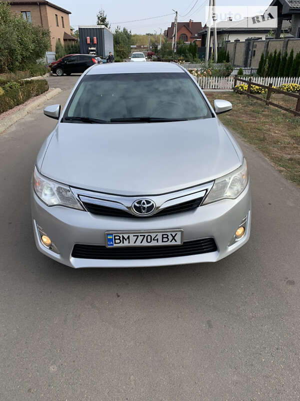 Седан Toyota Camry 2014 в Сумах