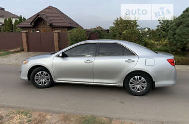 Седан Toyota Camry 2014 в Сумах