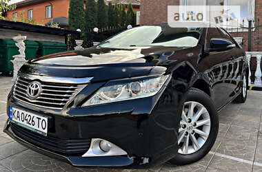 Седан Toyota Camry 2012 в Киеве