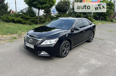 Седан Toyota Camry 2014 в Хмельницком