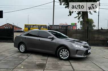 Седан Toyota Camry 2017 в Киеве