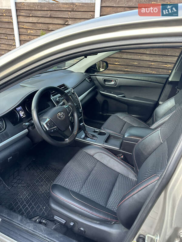 Седан Toyota Camry 2015 в Харкові