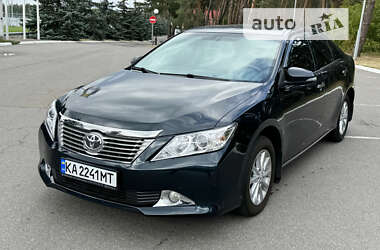 Седан Toyota Camry 2012 в Киеве